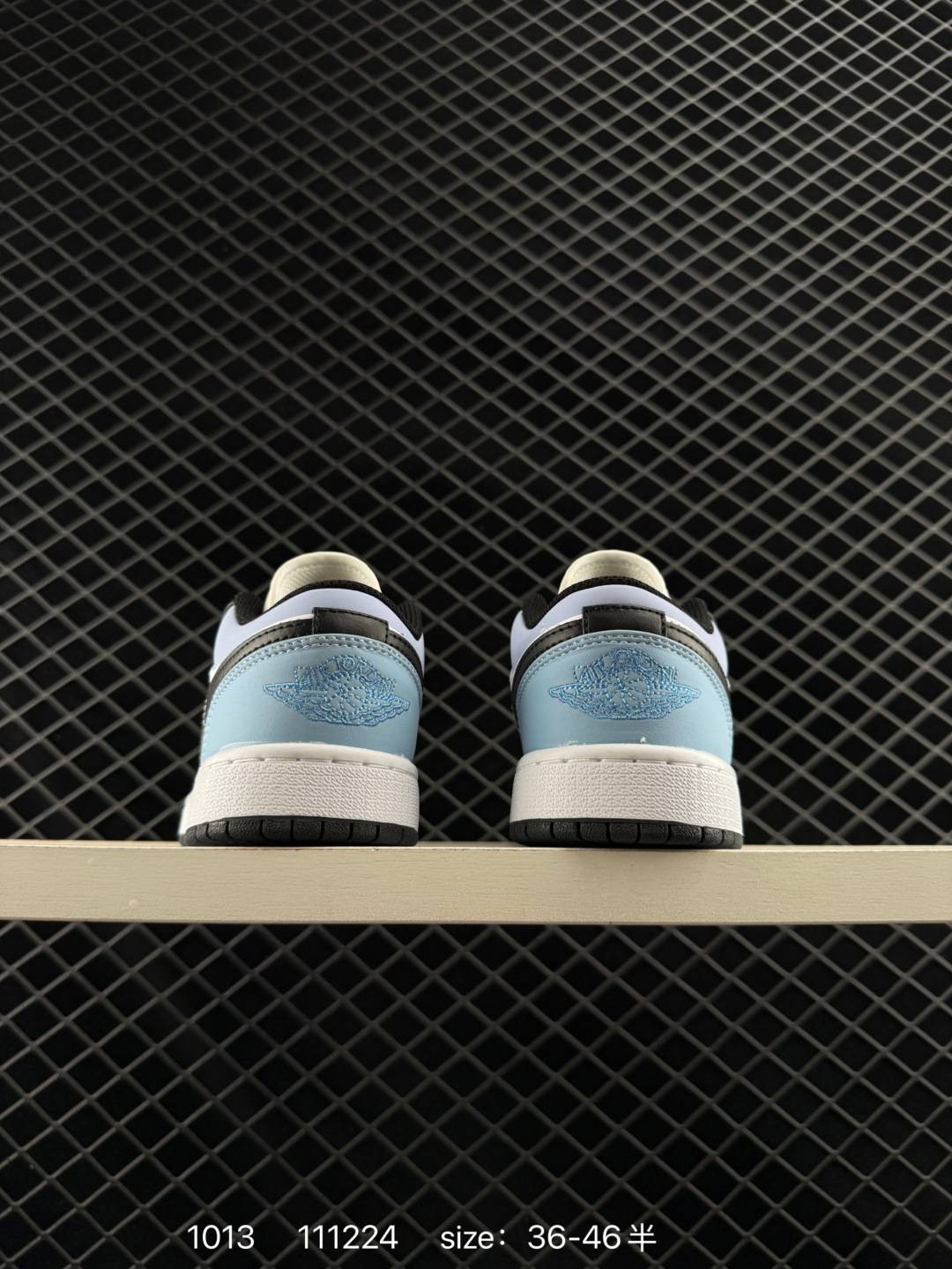 Nike Wmns Air Jordan 1 Low GS”Team Gold“